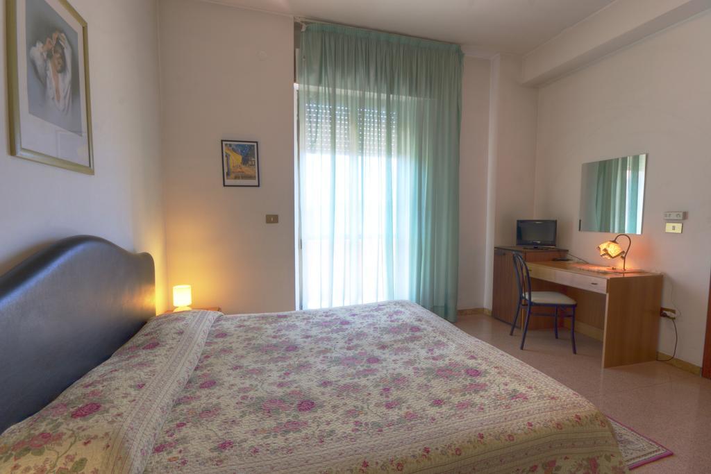 Hotel La Ruota Dei Pavoni Osimo Kamer foto